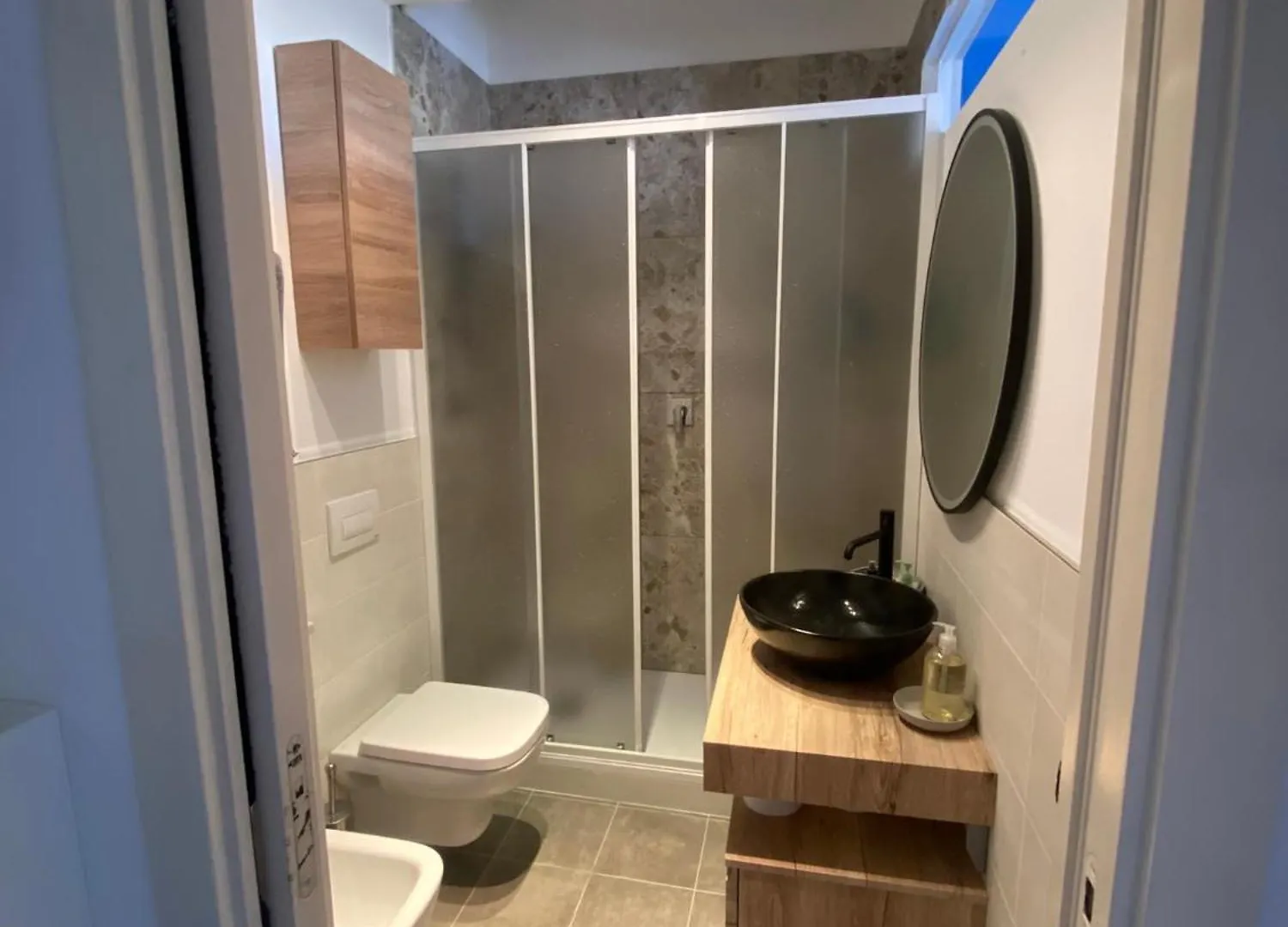 Appartamento Bilocale - Milano Zona Isola 0*,  Italia